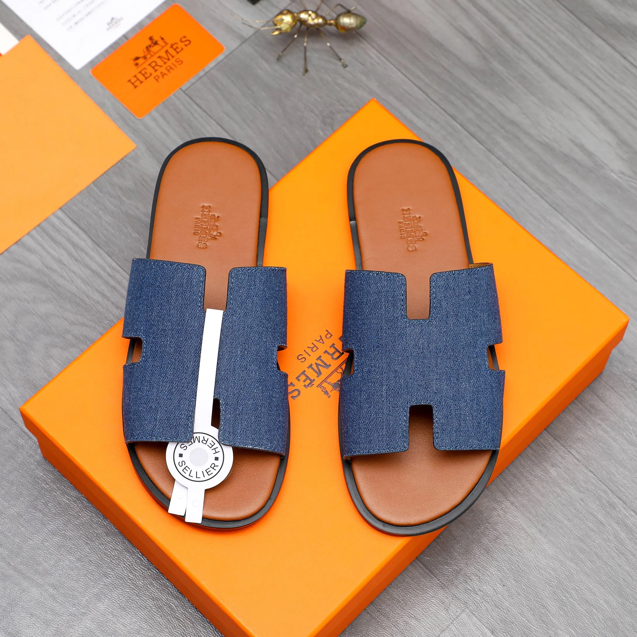 Men's shoes 💰280 Product trademark: Hermes "Hermes" slippers True size: 38-46 Product material: Denim breathable upper, microfiber lining, original outsole